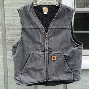 NWOT Men’s Large Carhartt fleece lined vest!!